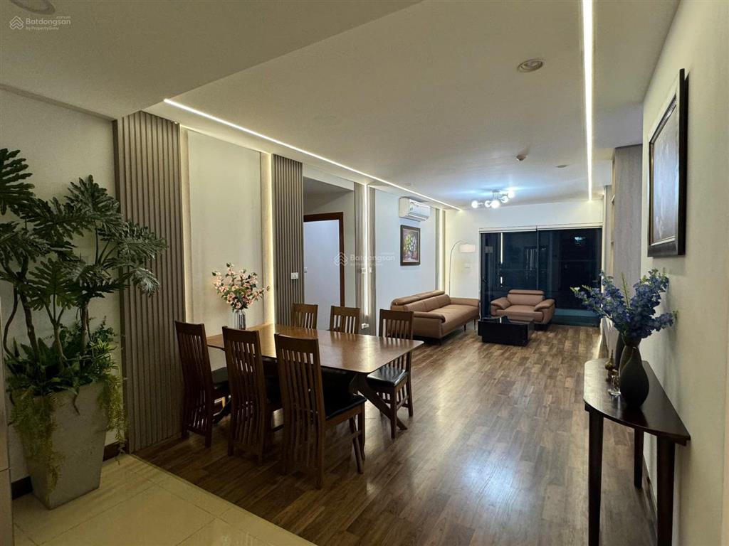 Chính chủ bán căn 3 ngủ, 114m2 tại dự án golden land tòa c, ntcb, ban công đông nam, sổ đỏ