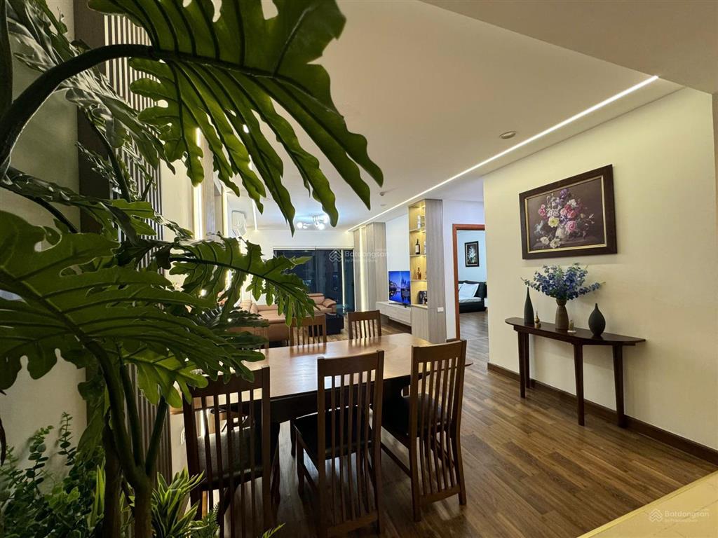 Chính chủ bán căn 3 ngủ, 114m2 tại dự án golden land tòa c, ntcb, ban công đông nam, sổ đỏ