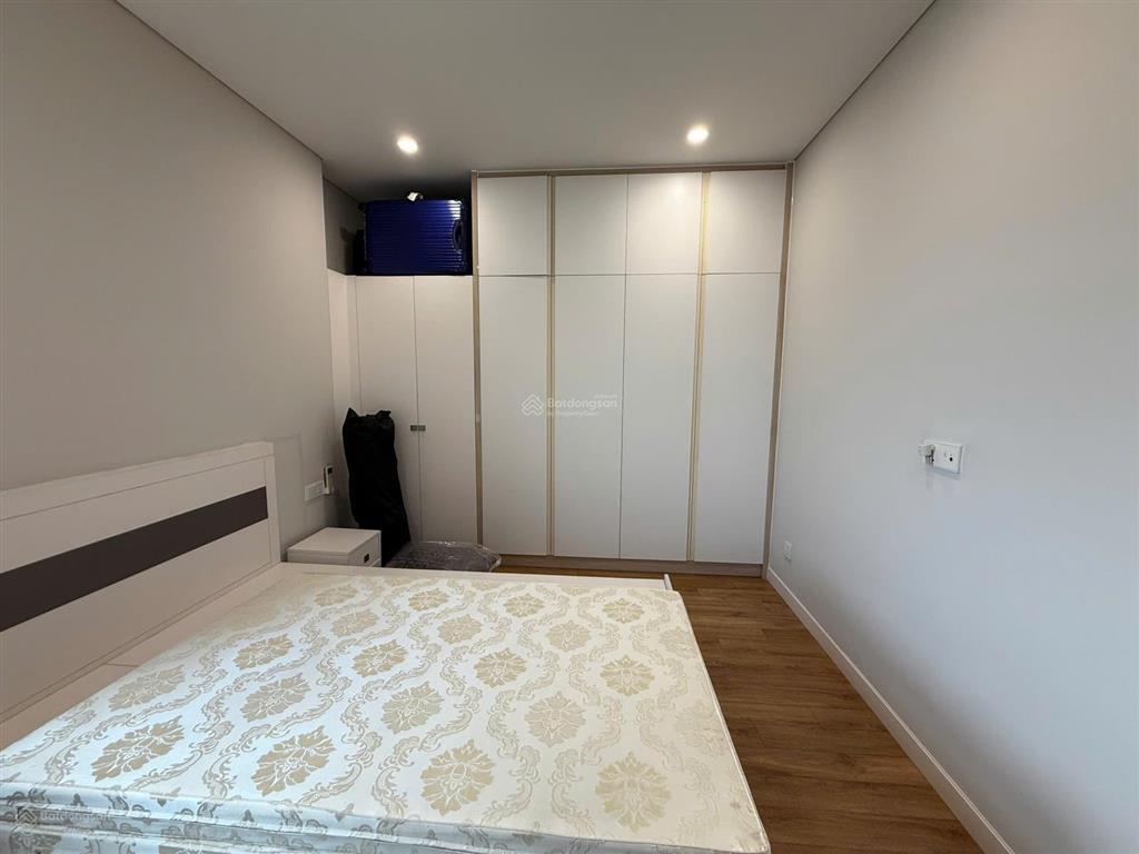 Chính chủ bán căn 2 ngủ 72m2 tại the legend tower tòa b, ban công đông bắc, full nội thất, sổ đỏ