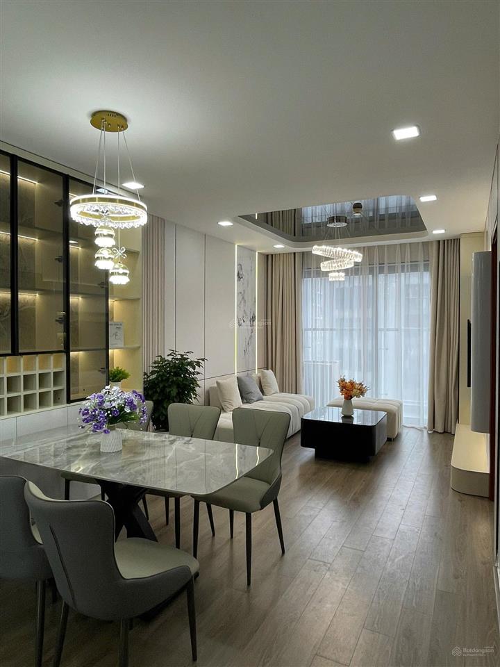 Gia đình em cần bán căn 2 ngủ 70m2, full đồ, tại rivera park tòa b, ban công tây nam, sổ đỏ