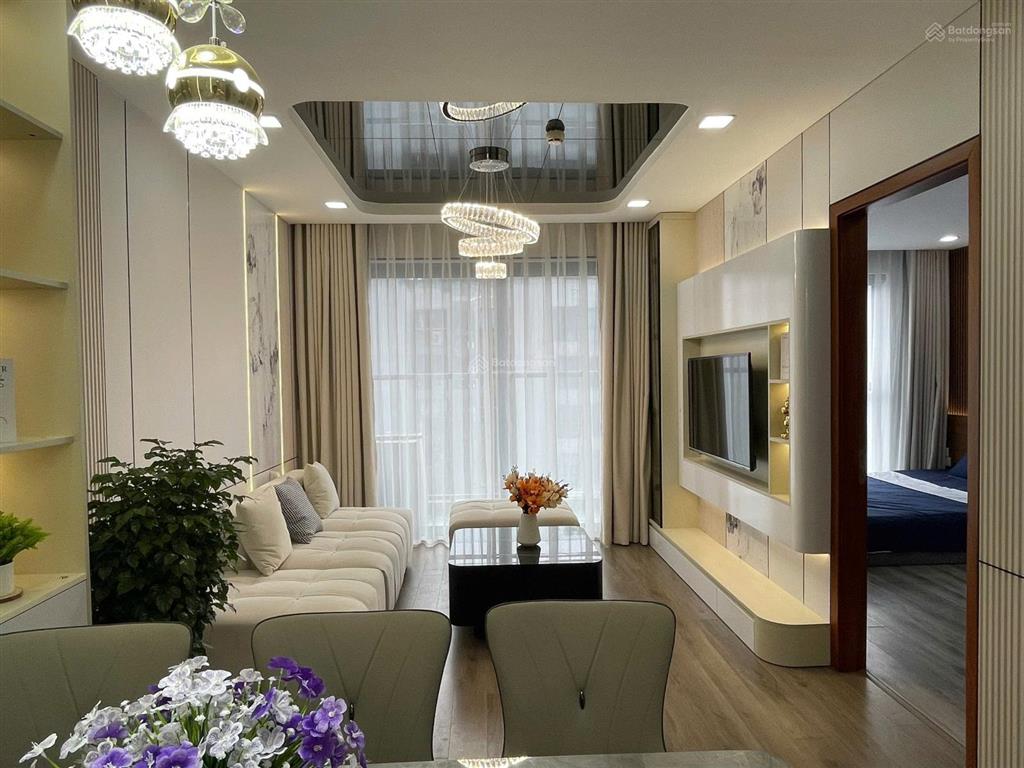 Gia đình em cần bán căn 2 ngủ 70m2, full đồ, tại rivera park tòa b, ban công tây nam, sổ đỏ