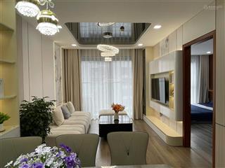 Gia đình em cần bán căn 2 ngủ 70m2, full đồ, tại rivera park tòa b, ban công tây nam, sổ đỏ