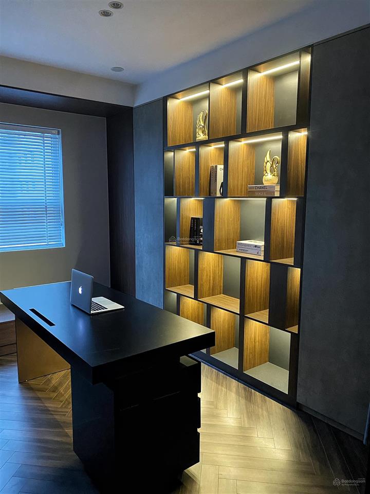 Chính chủ bán căn 3 ngủ, 129m2 tại the golden palm, tòa a, ban công tây bắc, full nội thất, sổ đỏ