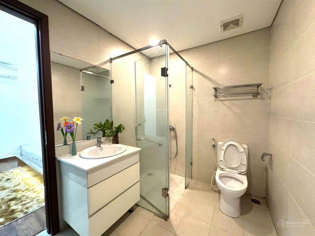 Chính chủ bán căn 3 ngủ tại hanoi center point đn1, 80m2, ban công tây bắc, nội thất cơ bản, sổ đỏ