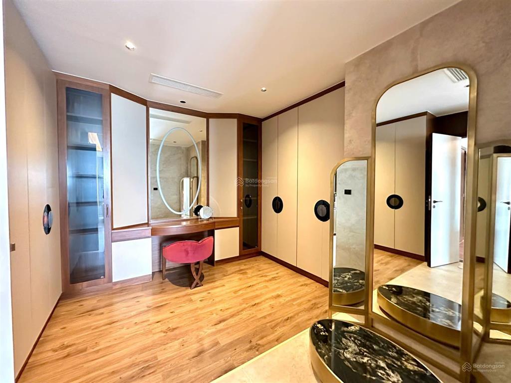 Chính chủ bán căn 5 ngủ 275m2, tòa nhà 34t trung hòa nhân chính, ntcb, ban công đông nam, sổ đỏ