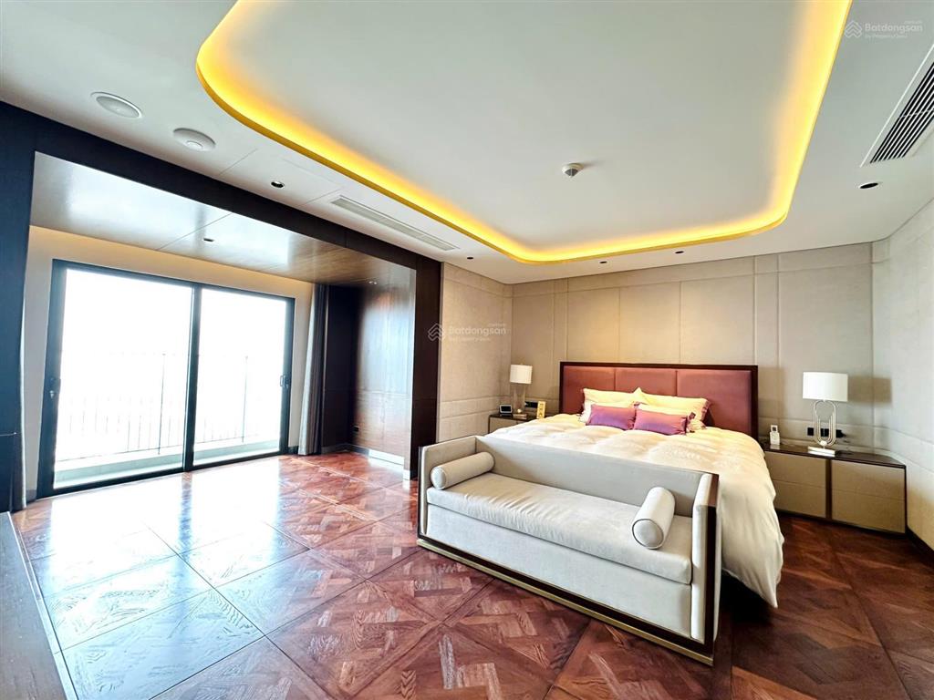 Chính chủ bán căn 5 ngủ 275m2, tòa nhà 34t trung hòa nhân chính, ntcb, ban công đông nam, sổ đỏ