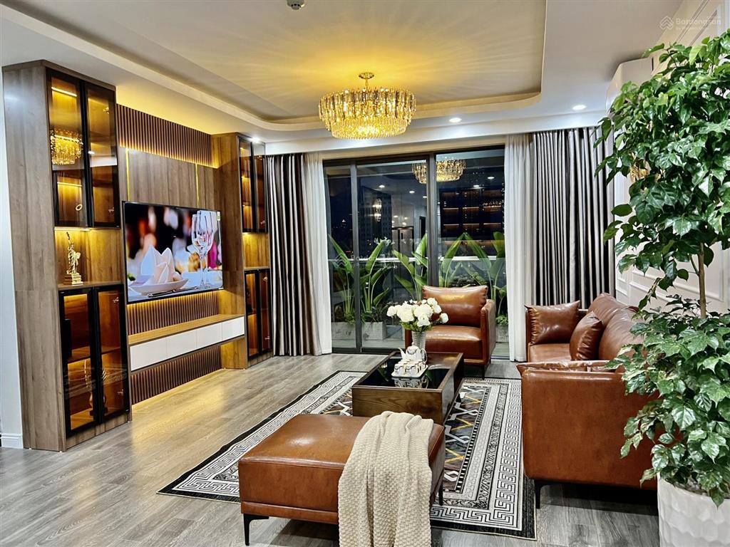 Chính chủ bán căn 3 ngủ, 129m2 tại the golden palm, tòa a, ban công tây bắc, nội thất cơ bản, sổ đỏ