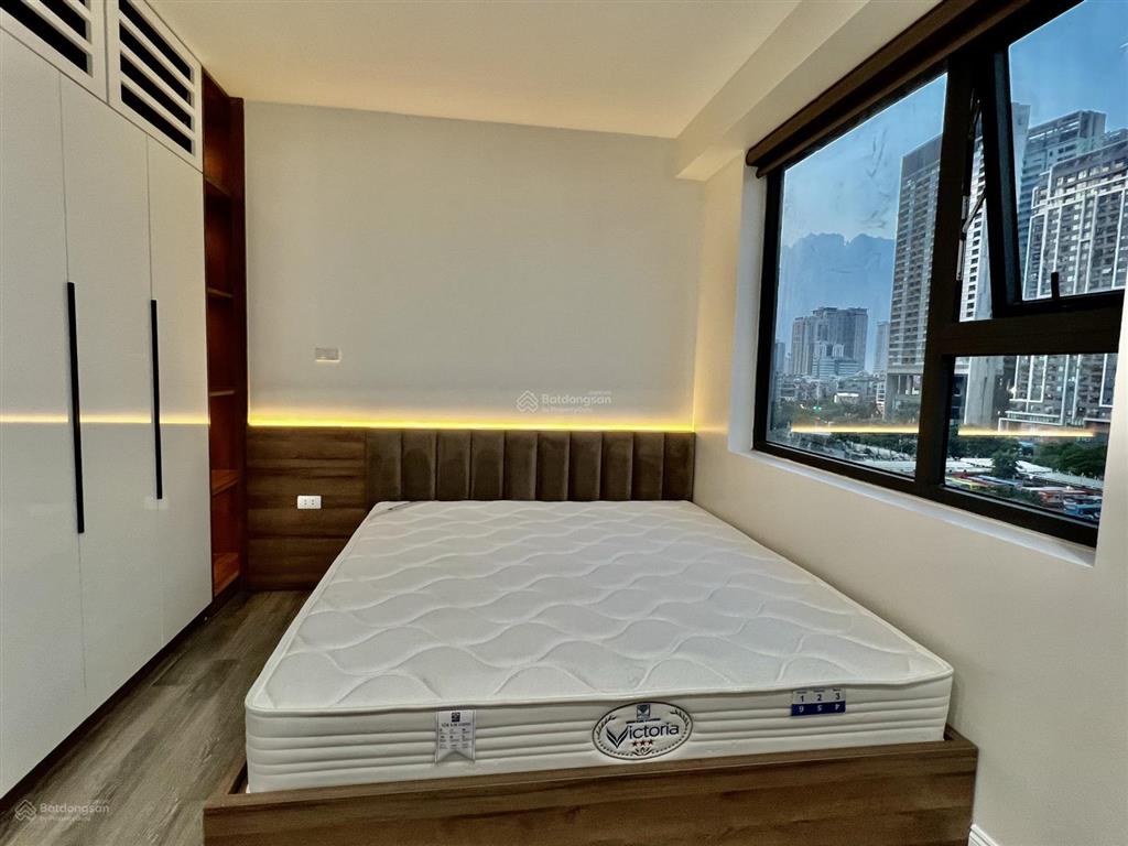 Chính chủ bán căn 3 ngủ, 129m2 tại the golden palm, tòa a, ban công tây bắc, nội thất cơ bản, sổ đỏ