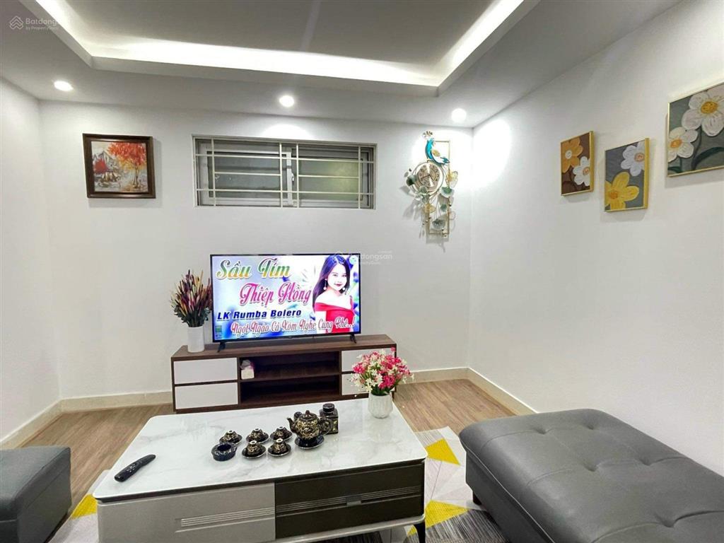Chính chủ bán căn 3 ngủ 107m2, full đồ, tòa nhà 18t1 trung hòa nhân chính, ban công tây nam, sổ đỏ