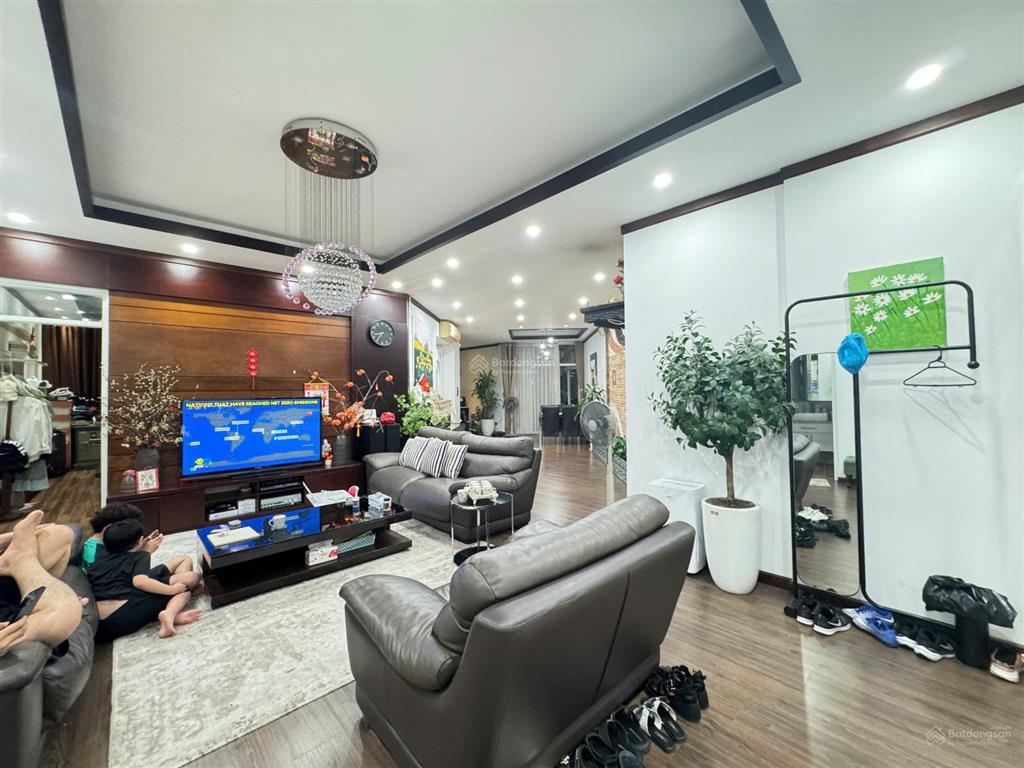 Chính chủ bán căn 3 ngủ, 129m2 tại the golden palm, tòa a, ban công tây bắc, full nội thất, sổ đỏ