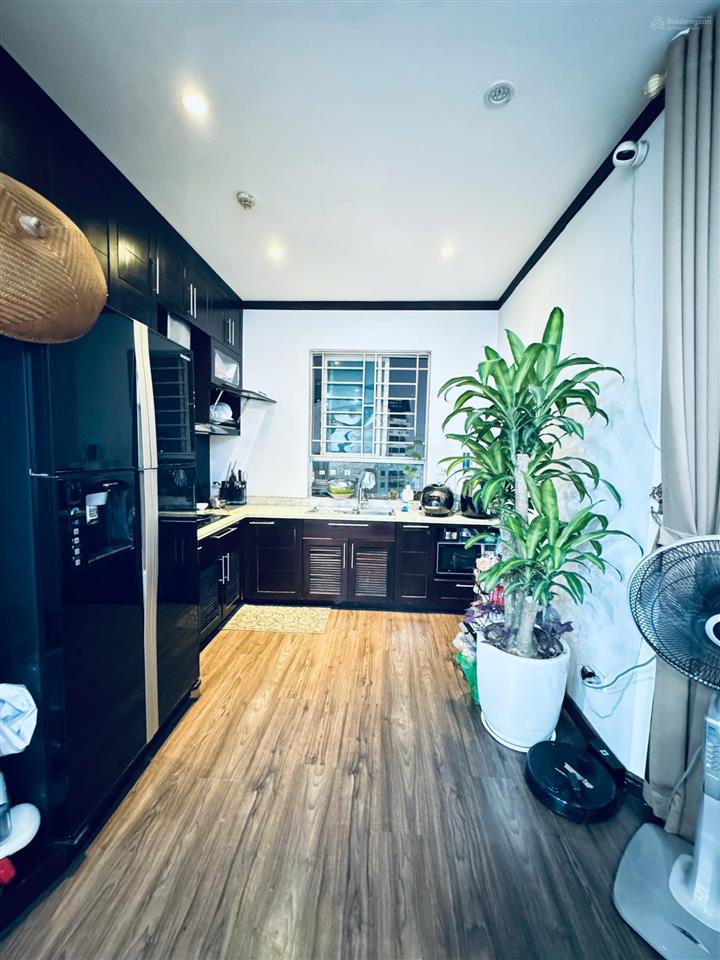Chính chủ bán căn 3 ngủ, 129m2 tại the golden palm, tòa a, ban công tây bắc, full nội thất, sổ đỏ