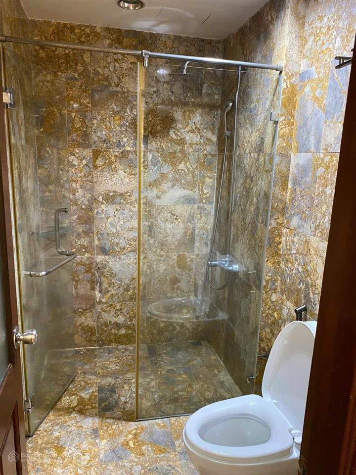 Gia đình tôi cần bán căn 151m2, 3 ngủ tại trung hòa  nhân chính, ban công đông nam, sổ đỏ