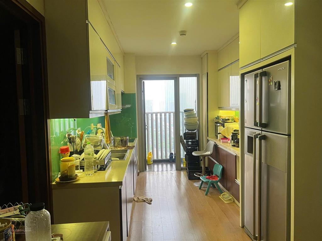 Chính chủ bán căn 3 ngủ, 173m2 tại thăng long number one tòa b, full đồ, ban công tây nam, sổ đỏ