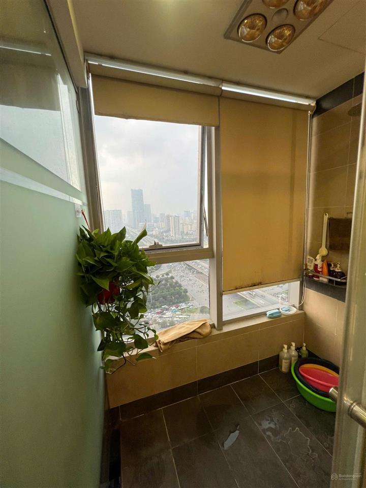 Chính chủ bán căn 3 ngủ, 173m2 tại thăng long number one tòa b, full đồ, ban công tây nam, sổ đỏ