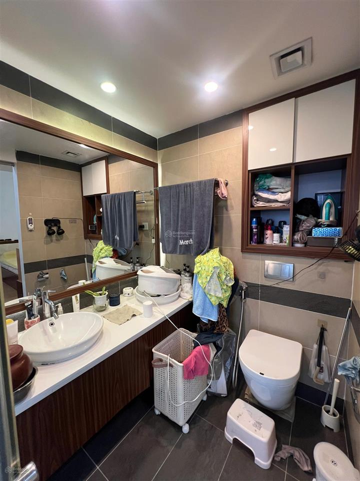 Chính chủ bán căn 3 ngủ, 173m2 tại thăng long number one tòa b, full đồ, ban công tây nam, sổ đỏ