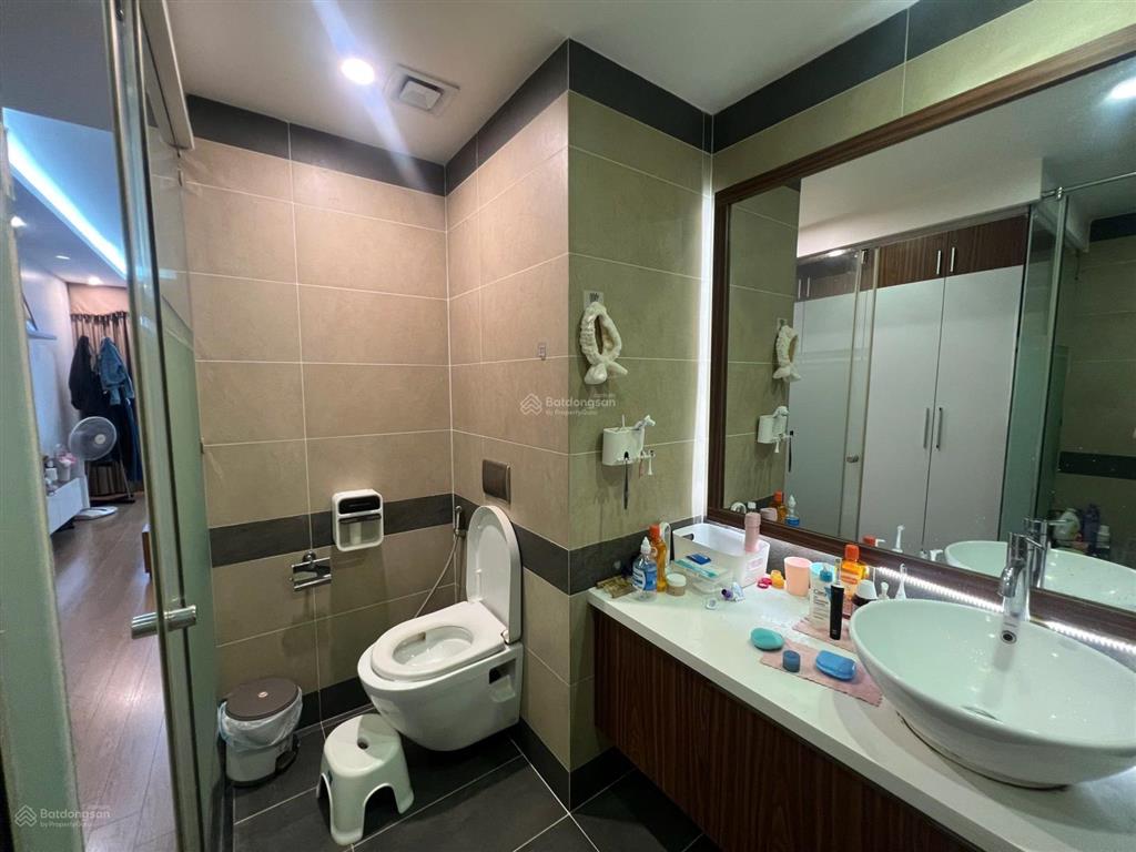 Chính chủ bán căn 3 ngủ, 173m2 tại thăng long number one tòa b, full đồ, ban công tây nam, sổ đỏ
