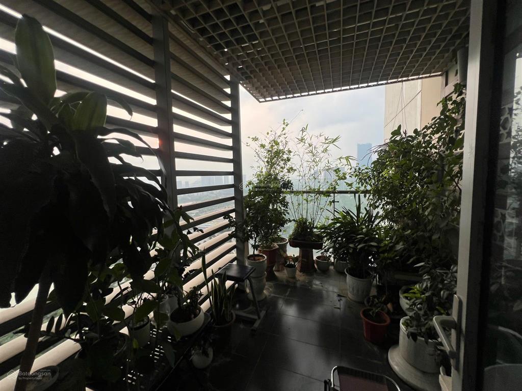 Chính chủ bán căn 3 ngủ, 173m2 tại thăng long number one tòa b, full đồ, ban công tây nam, sổ đỏ
