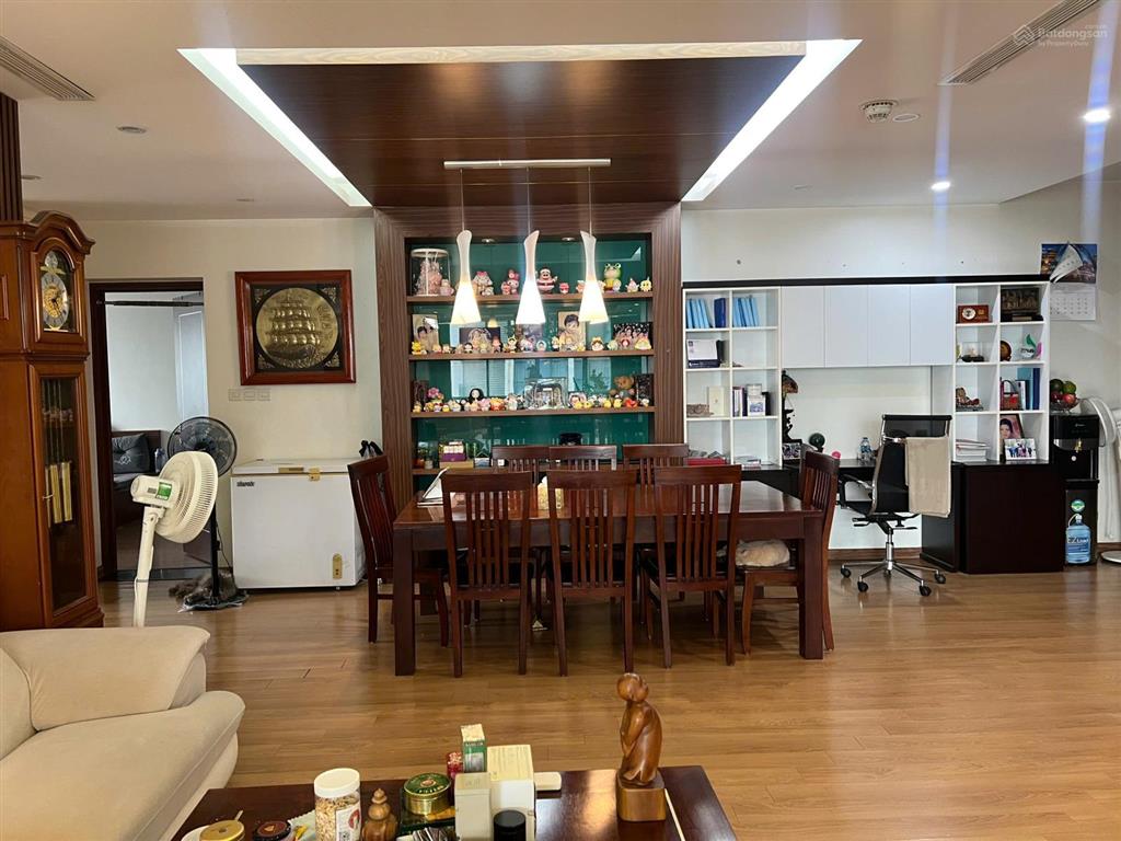 Chính chủ bán căn 3 ngủ, 173m2 tại thăng long number one tòa b, full đồ, ban công tây nam, sổ đỏ