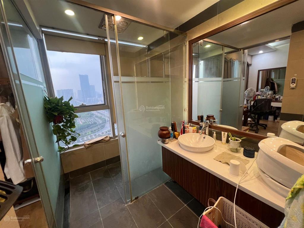 Chính chủ bán căn 3 ngủ, 173m2 tại thăng long number one tòa b, full đồ, ban công tây nam, sổ đỏ