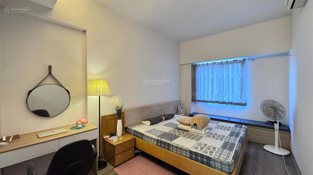 Chính chủ bán căn hộ tại c14  bộ công an tòa ct1, 132m2, 3 ngủ, ban công đông nam, full đồ, sổ đỏ