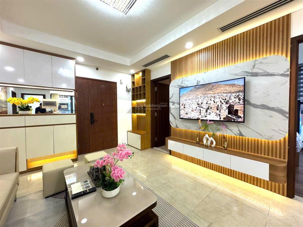 Chính chủ bán căn 3 ngủ tại hanoi center point đn1, 80m2, ban công tây bắc, nội thất cơ bản, sổ đỏ