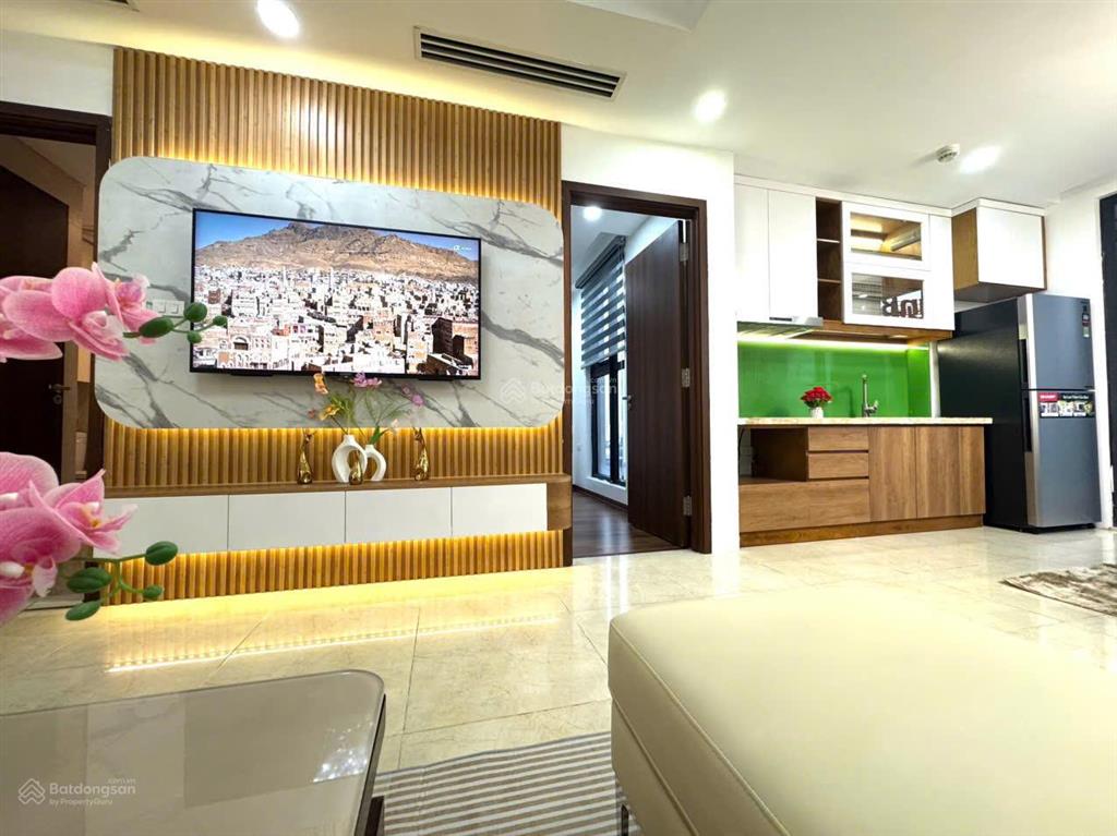 Chính chủ bán căn 3 ngủ tại hanoi center point đn1, 80m2, ban công tây bắc, nội thất cơ bản, sổ đỏ