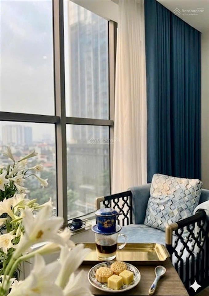 Chính chủ bán căn 3 ngủ, 123m2 tại the golden palm, tòa a, ban công tb, full nội thất đẹp, sổ đỏ