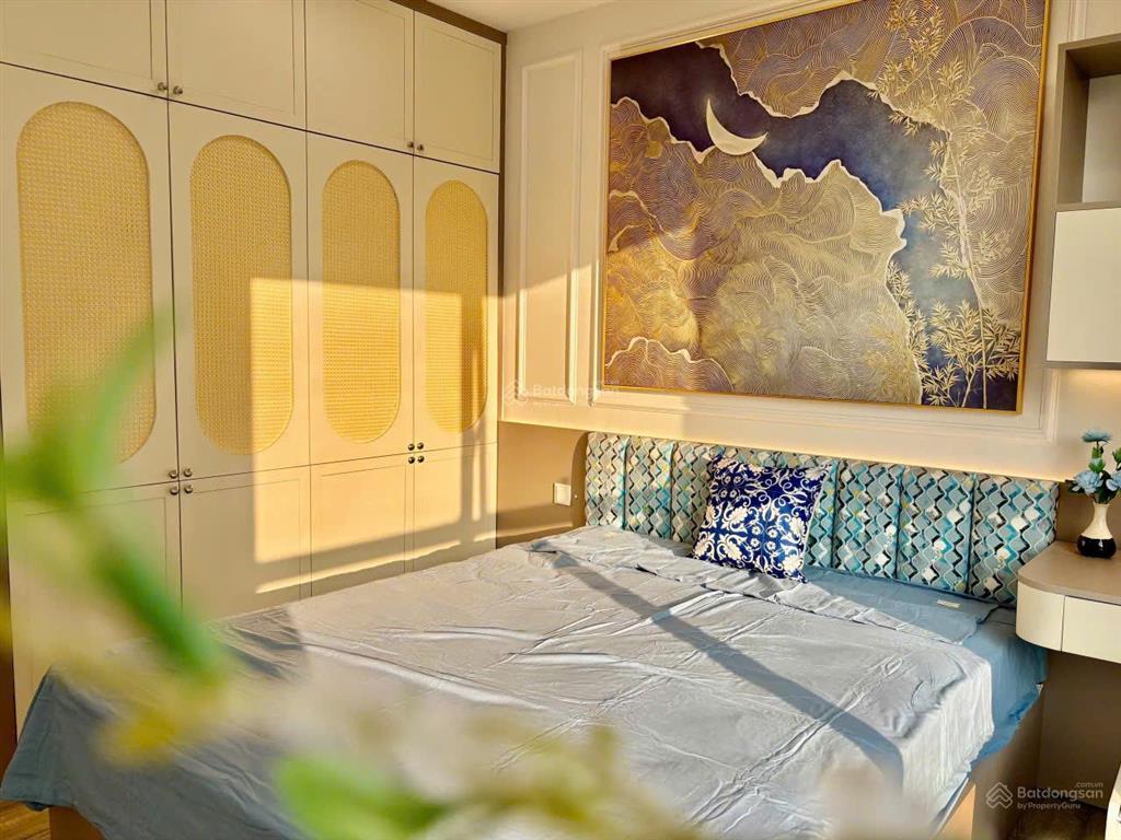 Chính chủ bán căn 3 ngủ, 123m2 tại the golden palm, tòa a, ban công tb, full nội thất đẹp, sổ đỏ