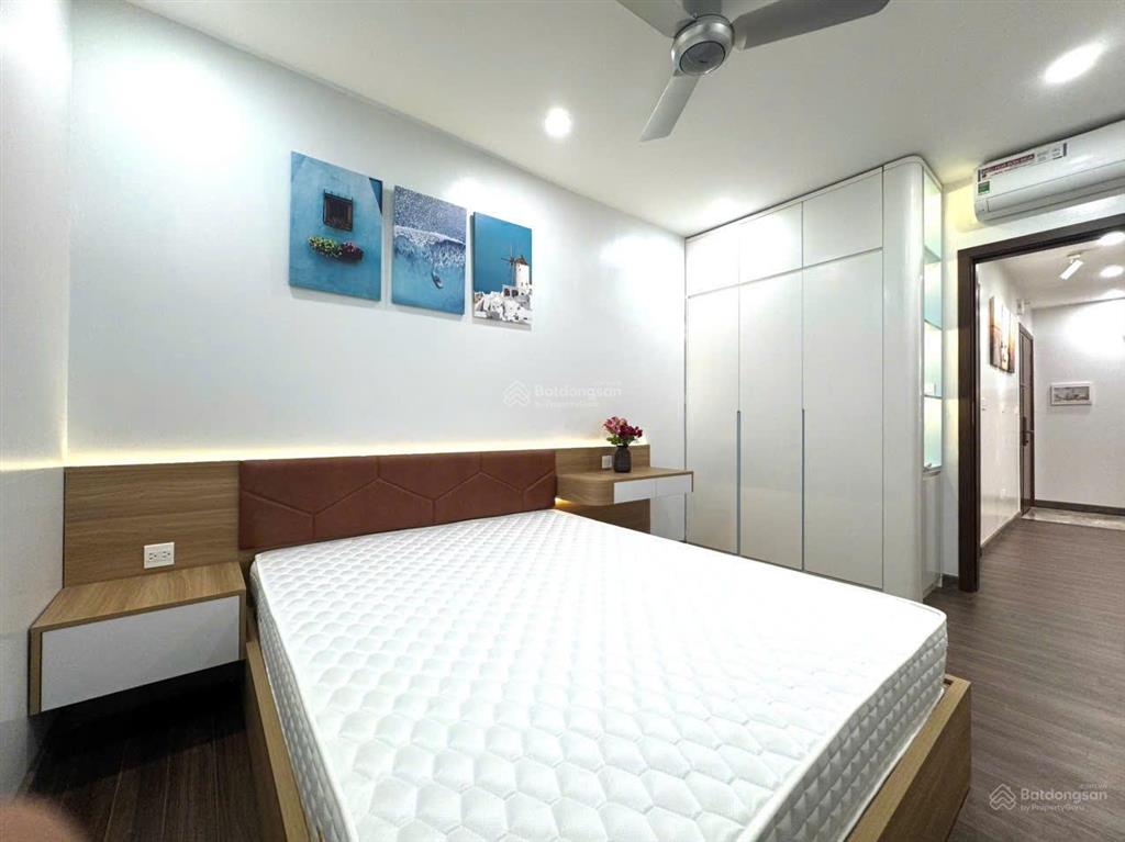 Chính chủ bán căn 2 ngủ tại ban cơ yếu chính phủ ct2, 83m2, full đồ, view hồ, sổ đỏ
