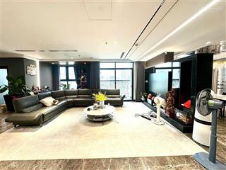 Chính chủ bán căn hộ tại tttm tsq, mỗ lao, 176m2, 4 ngủ, nội thất cơ bản, ban công đông nam, sổ đỏ