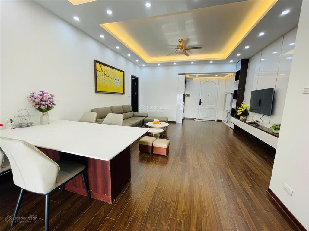 Chính chủ bán căn 3 ngủ 118m2 tại n08 khu đô thị mới dịch vọng, full đồ, ban công tây bắc, sổ đỏ.