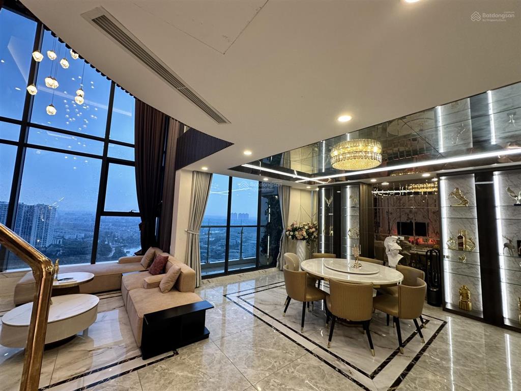 Gia đình bán căn duplex 4 ngủ 180m2, tại eco green city ct2, full đồ, ban công đông bắc, sổ đỏ