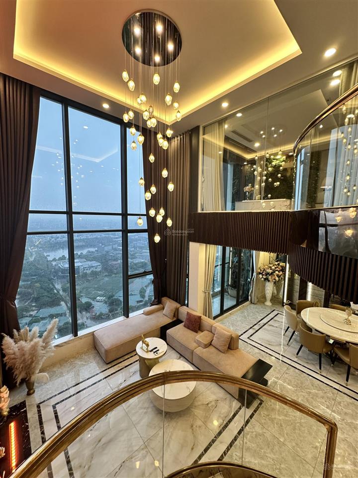 Gia đình bán căn duplex 4 ngủ 180m2, tại eco green city ct2, full đồ, ban công đông bắc, sổ đỏ