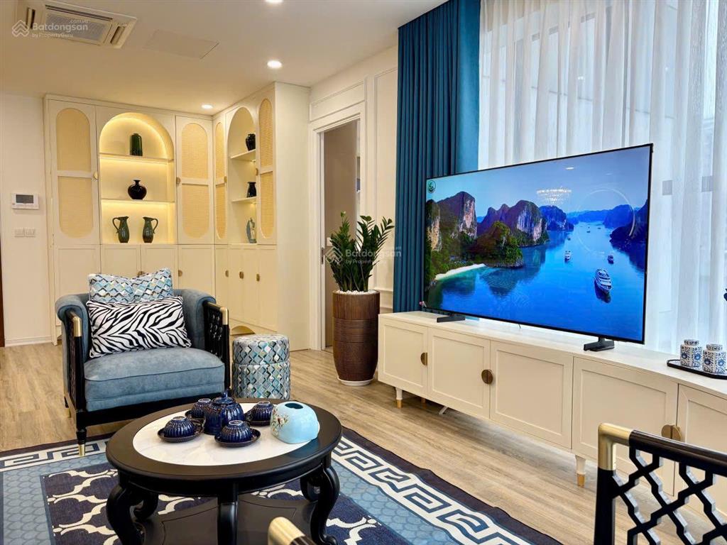 Chính chủ bán căn 3 ngủ 136m2 full đồ tại green diamond 93 láng hạ, ban công đông nam, sổ đỏ