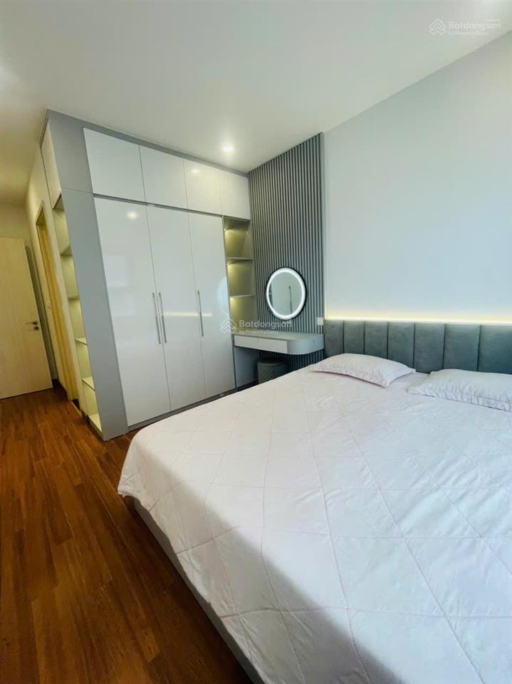 Chính chủ bán căn 3 ngủ 78,5m2 tại bea sky tòa b, full đồ, ban công đông nam, sổ đỏ cất két.