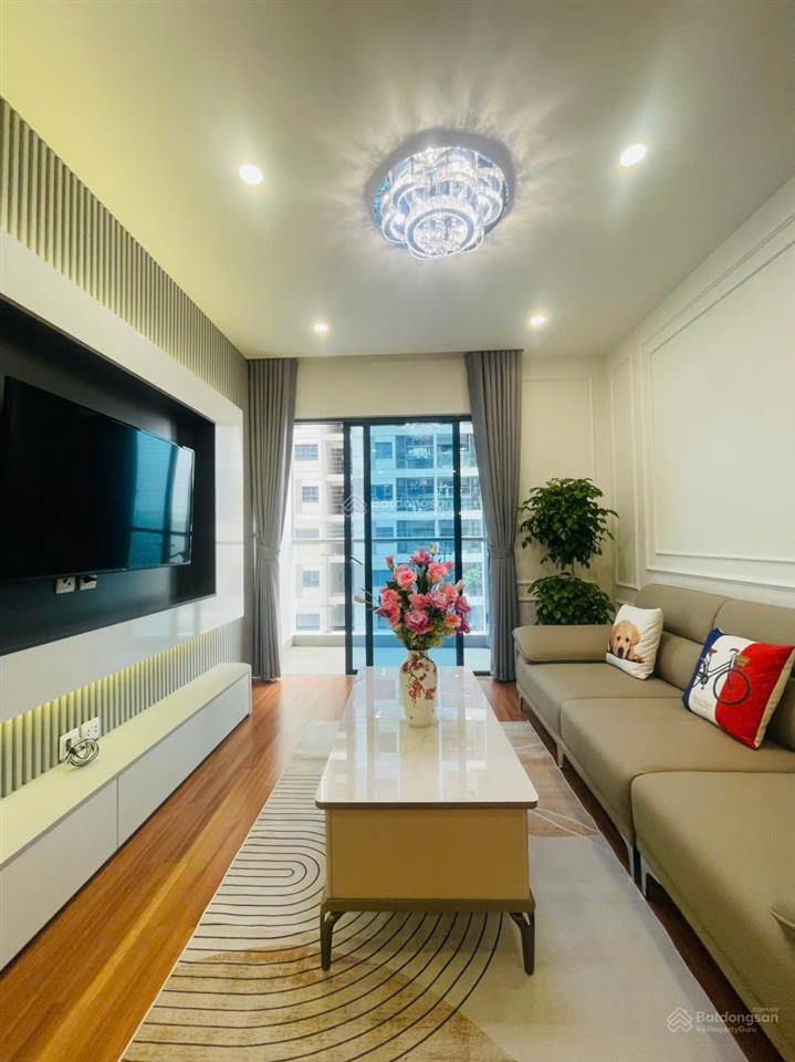 Chính chủ bán căn 3 ngủ 78,5m2 tại bea sky tòa b, full đồ, ban công đông nam, sổ đỏ cất két.