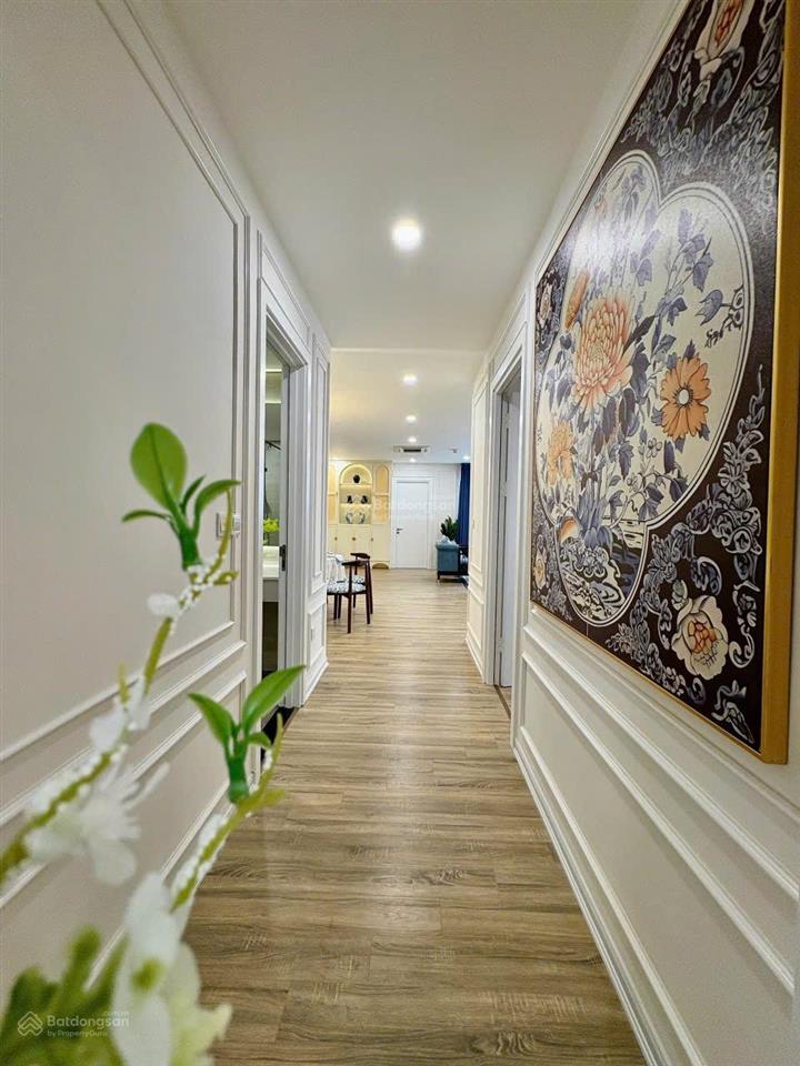 Chính chủ bán căn 3 ngủ 151m², tại trung hòa  nhân chính, tòa 17t5, ban công đông nam, sổ đỏ