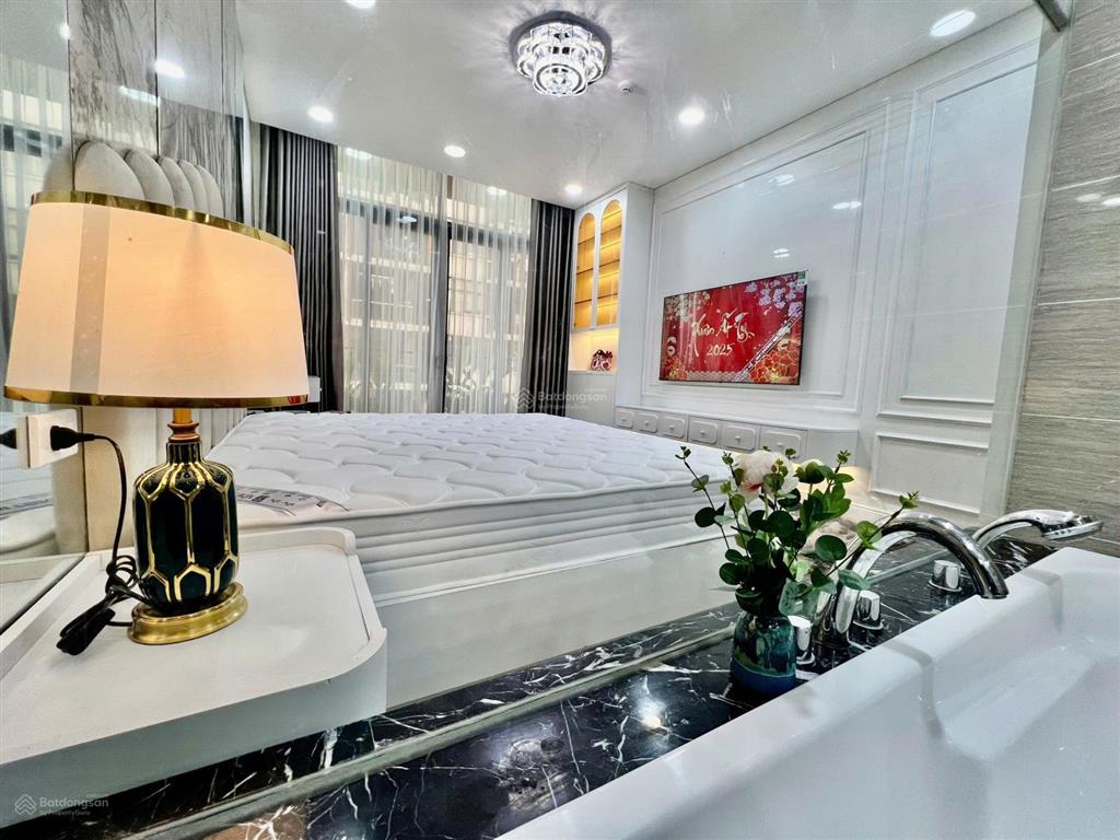 Chính chủ bán căn 3 ngủ, 159m2 tại n05 tòa 25t2, full nội thất, ban công đông nam, sổ đỏ.