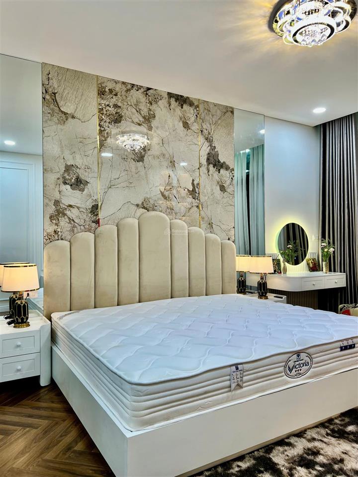 Chính chủ bán căn 3 ngủ, 159m2 tại n05 tòa 25t2, full nội thất, ban công đông nam, sổ đỏ.