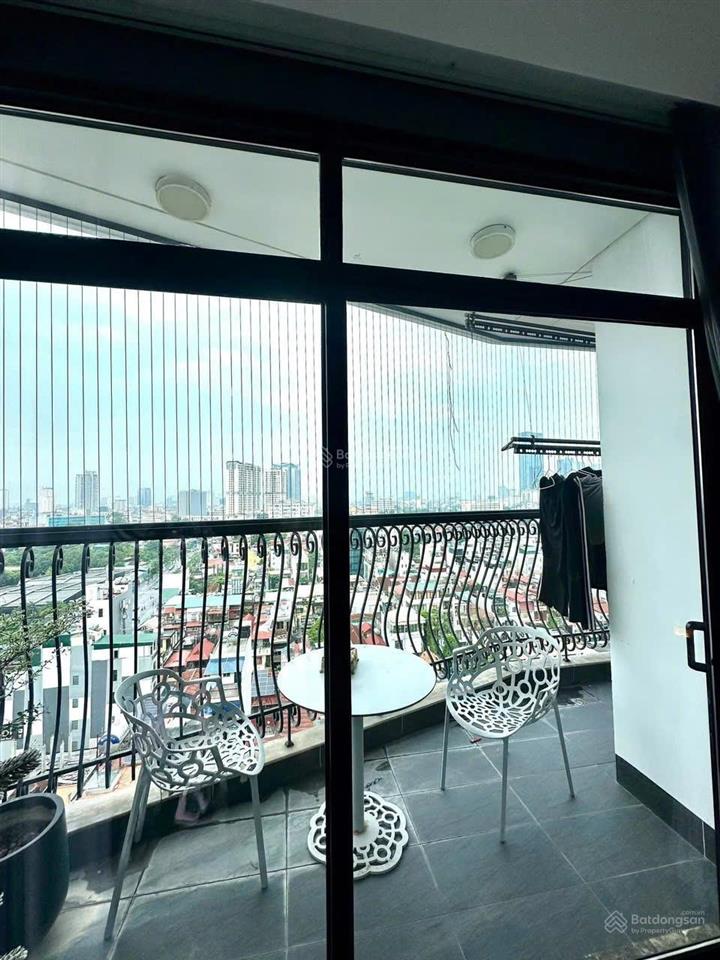 Chính chủ bán căn 4 ngủ 213m2 tại vinaconex 1, tòa c2, ban công đông nam, nội thất cơ bản, sổ đỏ