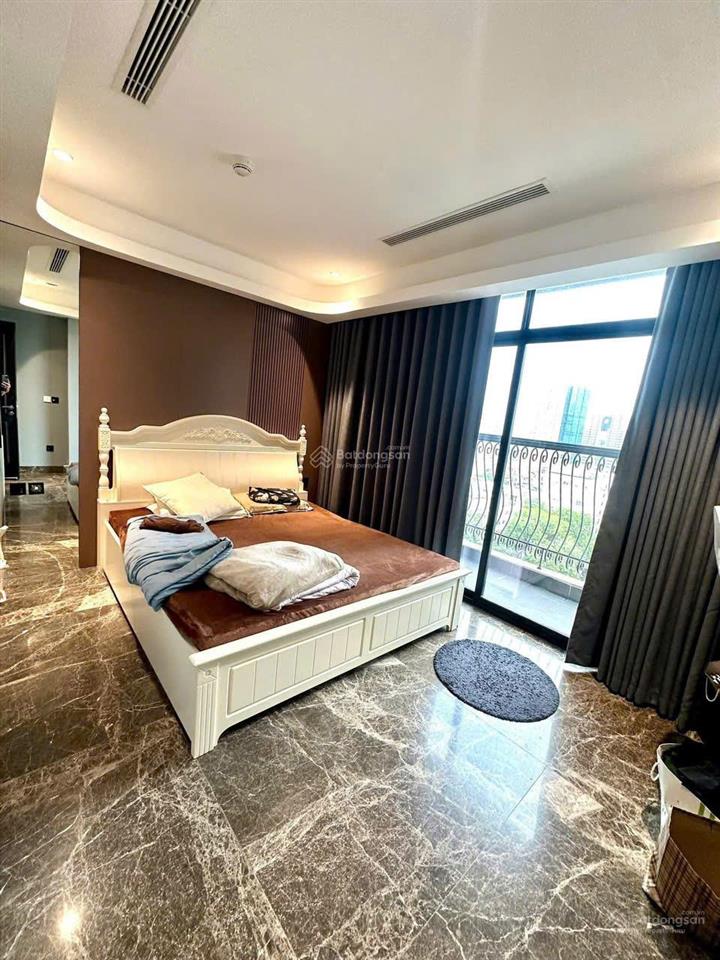 Chính chủ bán căn 4 ngủ 213m2 tại vinaconex 1, tòa c2, ban công đông nam, nội thất cơ bản, sổ đỏ