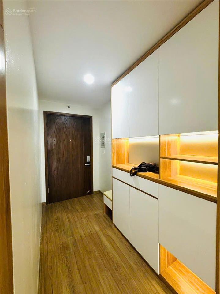 Chính chủ bán căn 2 ngủ tại handi resco, 66m2, ban công đông nam, tòa b, nội thất cơ bản, sổ đỏ