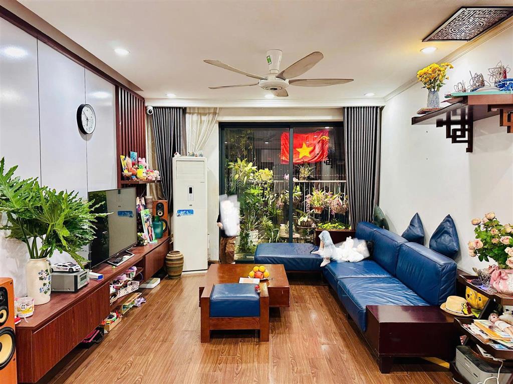 Chính chủ bán căn 3 ngủ 100m2 tại five star tòa g4, ban công bắc, full nội thất, sổ đỏ