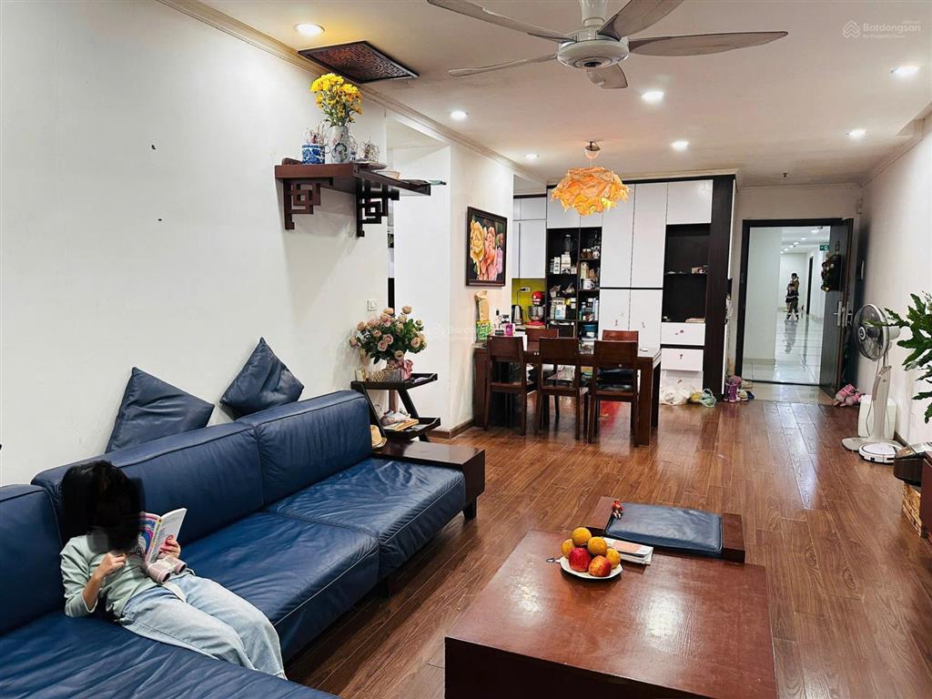 Chính chủ bán căn 3 ngủ 100m2 tại five star tòa g4, ban công bắc, full nội thất, sổ đỏ