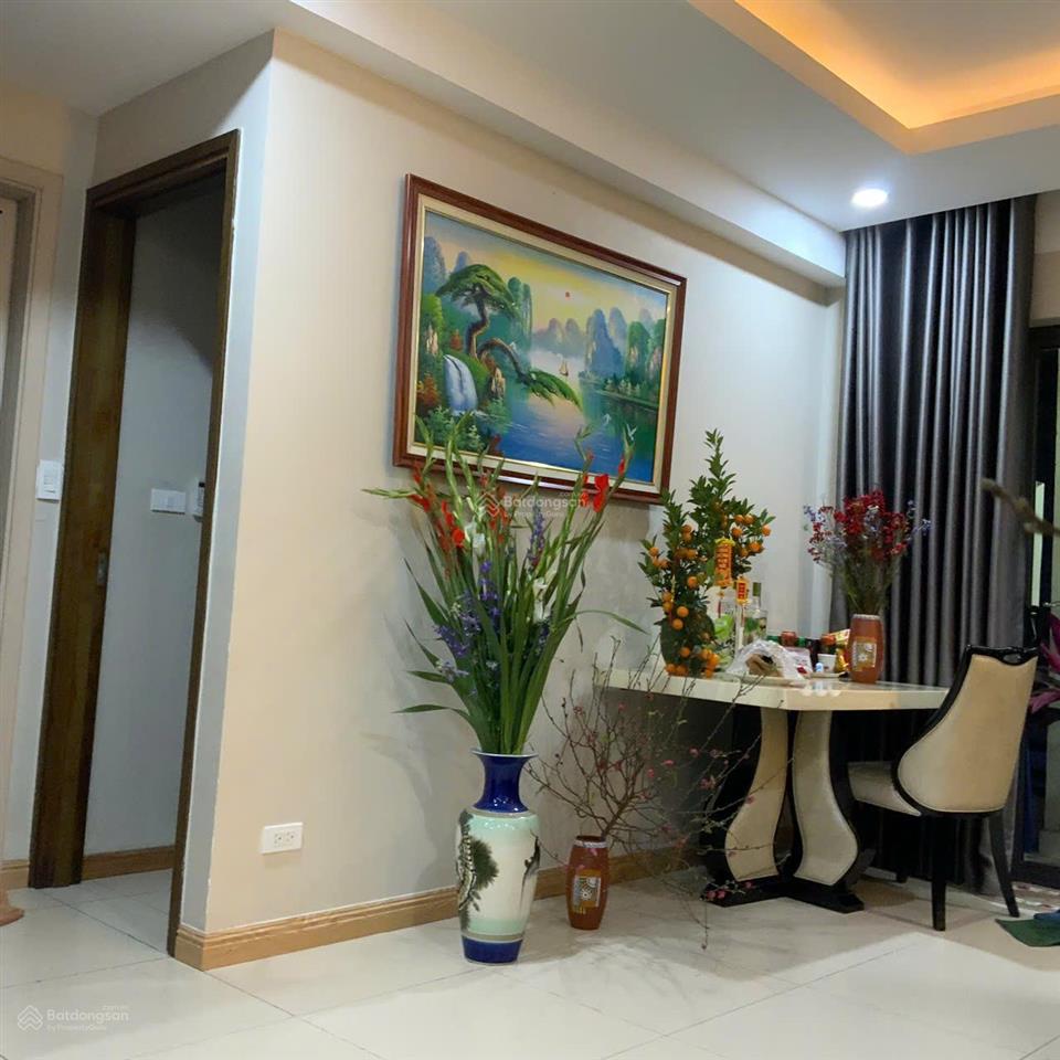 Chính chủ bán căn 2 ngủ, 94m2 tại golden land, tòa c, ban công tây bắc, nội thất cơ bản, sổ đỏ