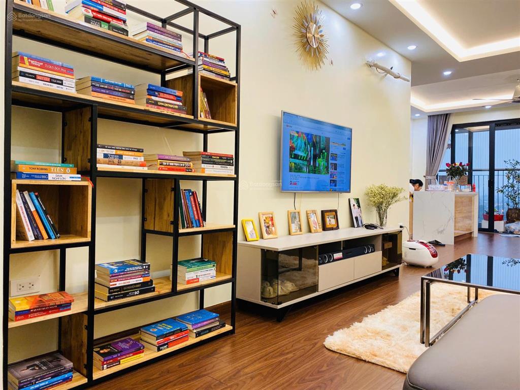 Chính chủ bán căn 3 ngủ 92m2 tại 90 nguyễn tuân, full nội thất, ban công đông nam, sổ đỏ.