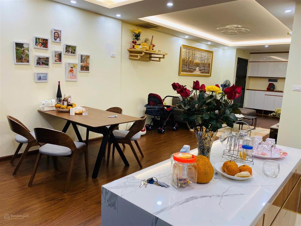 Chính chủ bán căn 3 ngủ 92m2 tại 90 nguyễn tuân, full nội thất, ban công đông nam, sổ đỏ.
