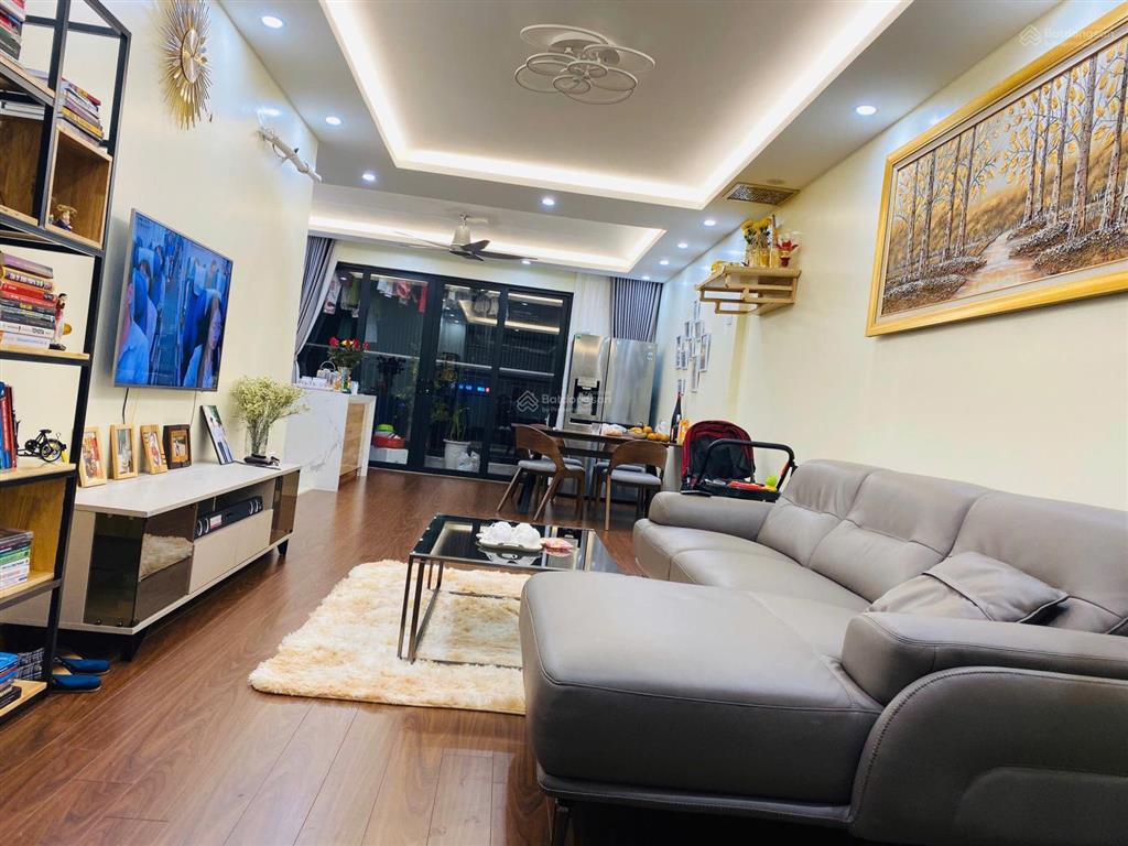Chính chủ bán căn 3 ngủ 92m2 tại 90 nguyễn tuân, full nội thất, ban công đông nam, sổ đỏ.