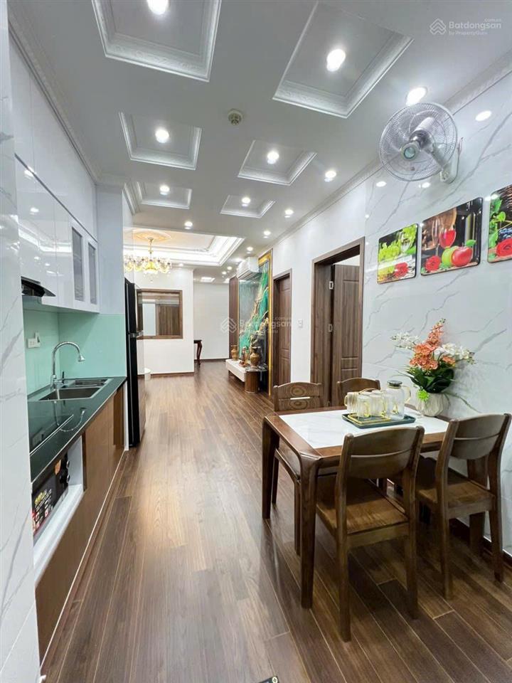 Chính chủ bán căn 3 ngủ, 122m2 tại golden land, tòa c, ban công tây bắc, full nội thất, sổ đỏ