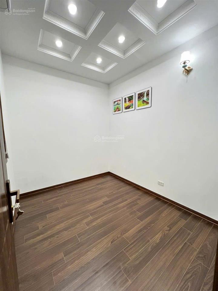 Chính chủ bán căn 3 ngủ, 122m2 tại golden land, tòa c, ban công tây bắc, full nội thất, sổ đỏ